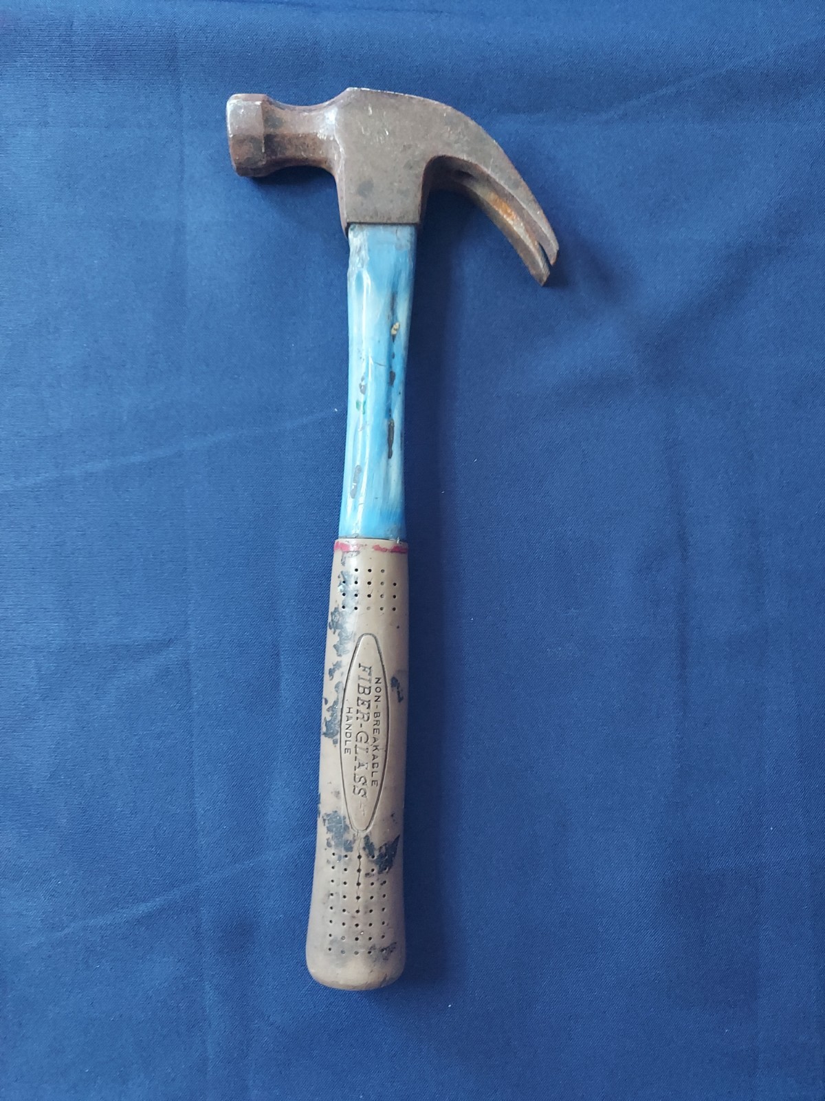 Vintage Belknap Bluegrass Fiberglass Handle Curved Claw Hammer Tool 247-16