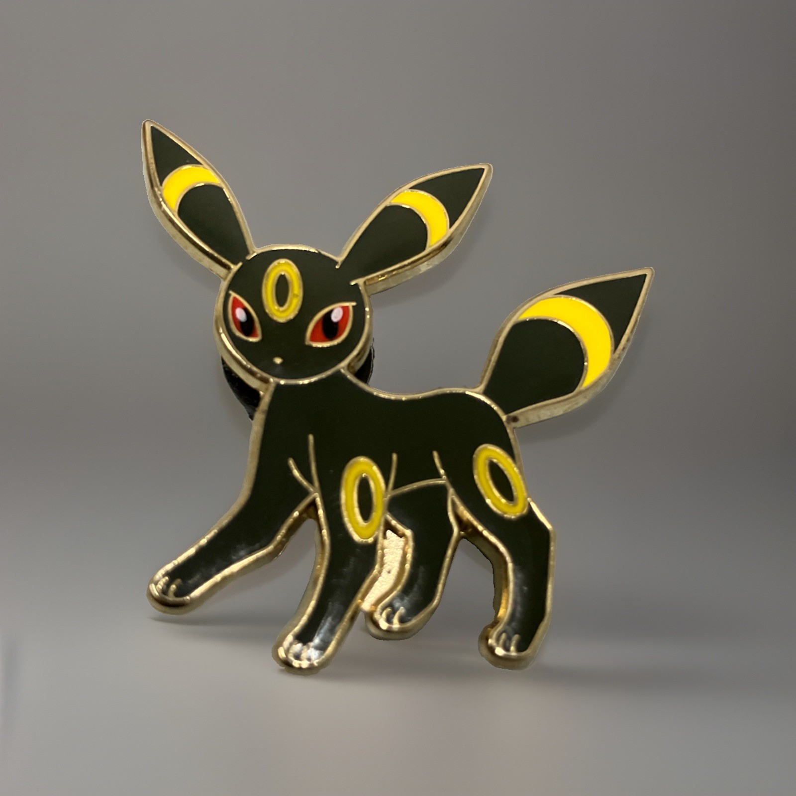 2017 Umbreon Pokemon Offical Enamel Collectible Pin Black Gold TCG Nintendo