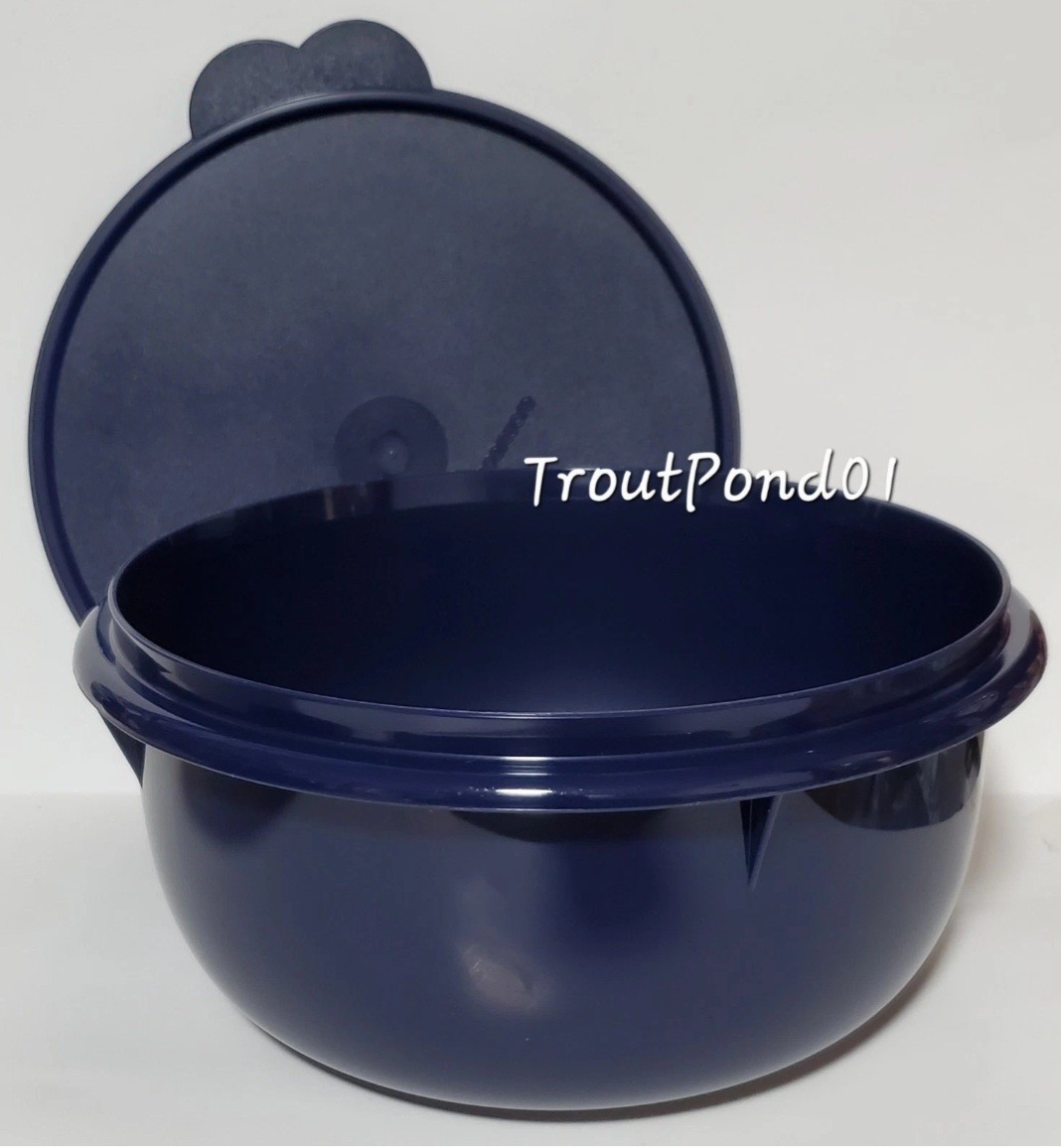 TUPPERWARE Mixing Bowl Large Flat Bottom 12 c Lg Dark Indigo Blue Lid Seal
