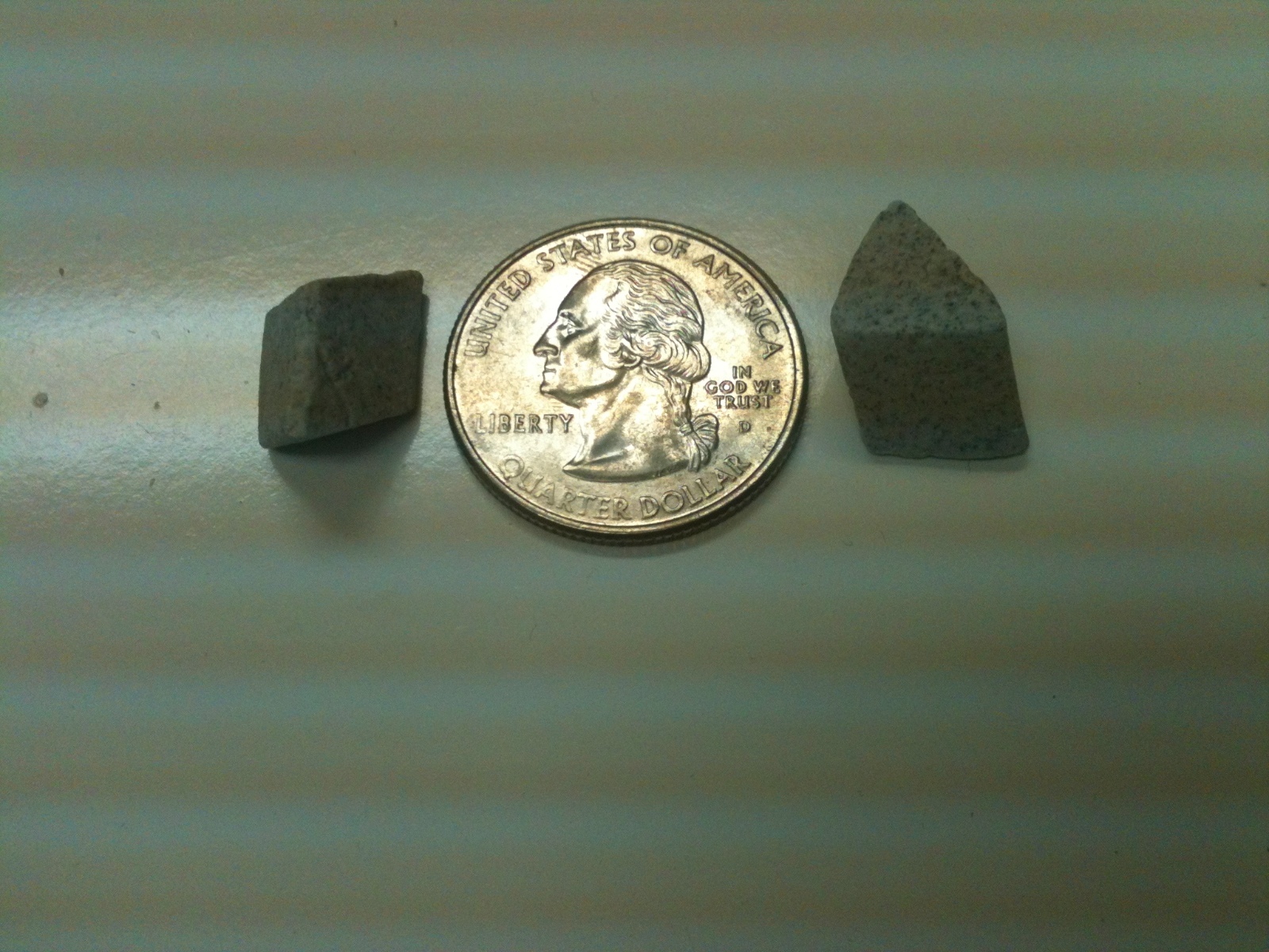 CERAMIC TUMBLING MEDIA 3.2 pounds of 3/8″ x 3/8″ SF Triangles