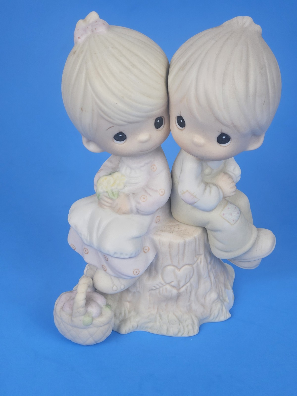 Precious Moments “Love One Another” E-1376 1978 Enesco Figurine Boy Girl Heart