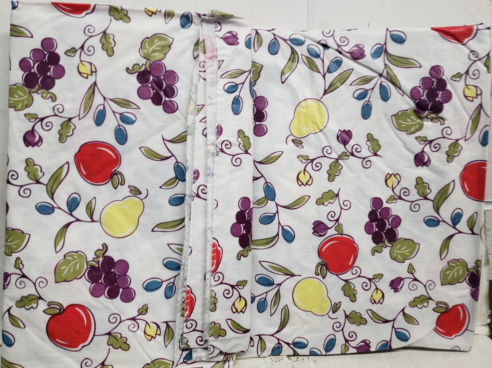 Peva Vinyl Kitchen Tablecloth 70″ ROUND , MULTICOLOR FRUITS, BRIGHTON GARDENS,LL