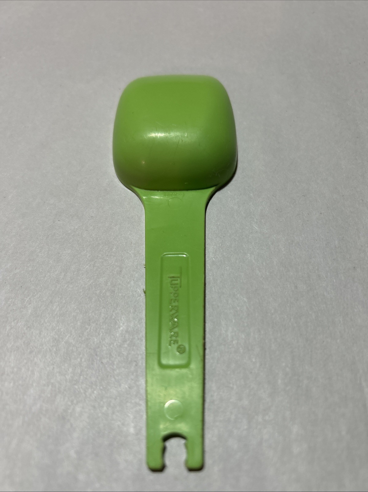 Vtg Tupperware Replacement Green 1 Tbsp/4 tsp Measuring Spoon #1272-2 Very Good