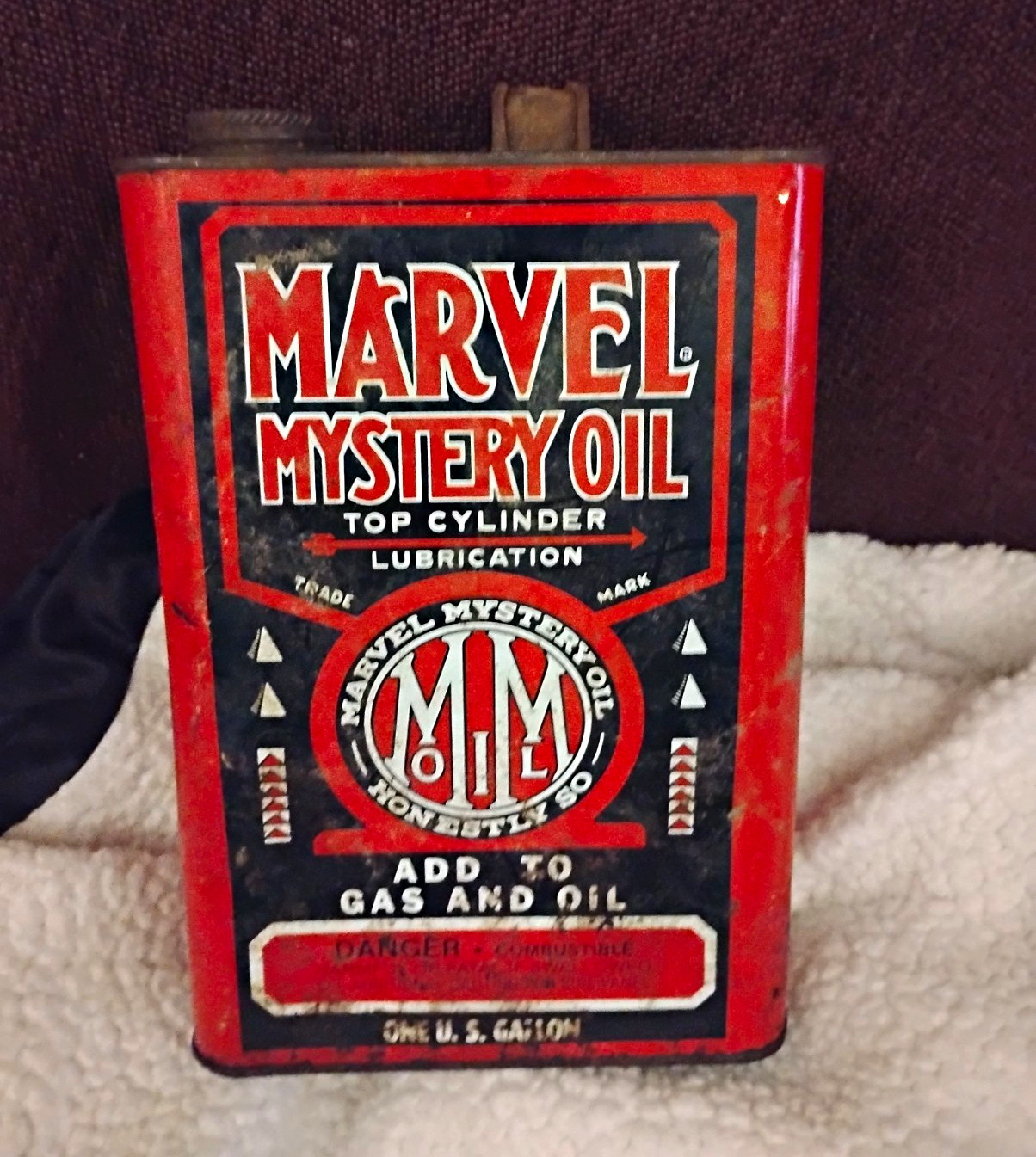 Marvel Mystery Oil Top Cylinder Lubrication 1 U.S. Gallon Gas & Oil Can