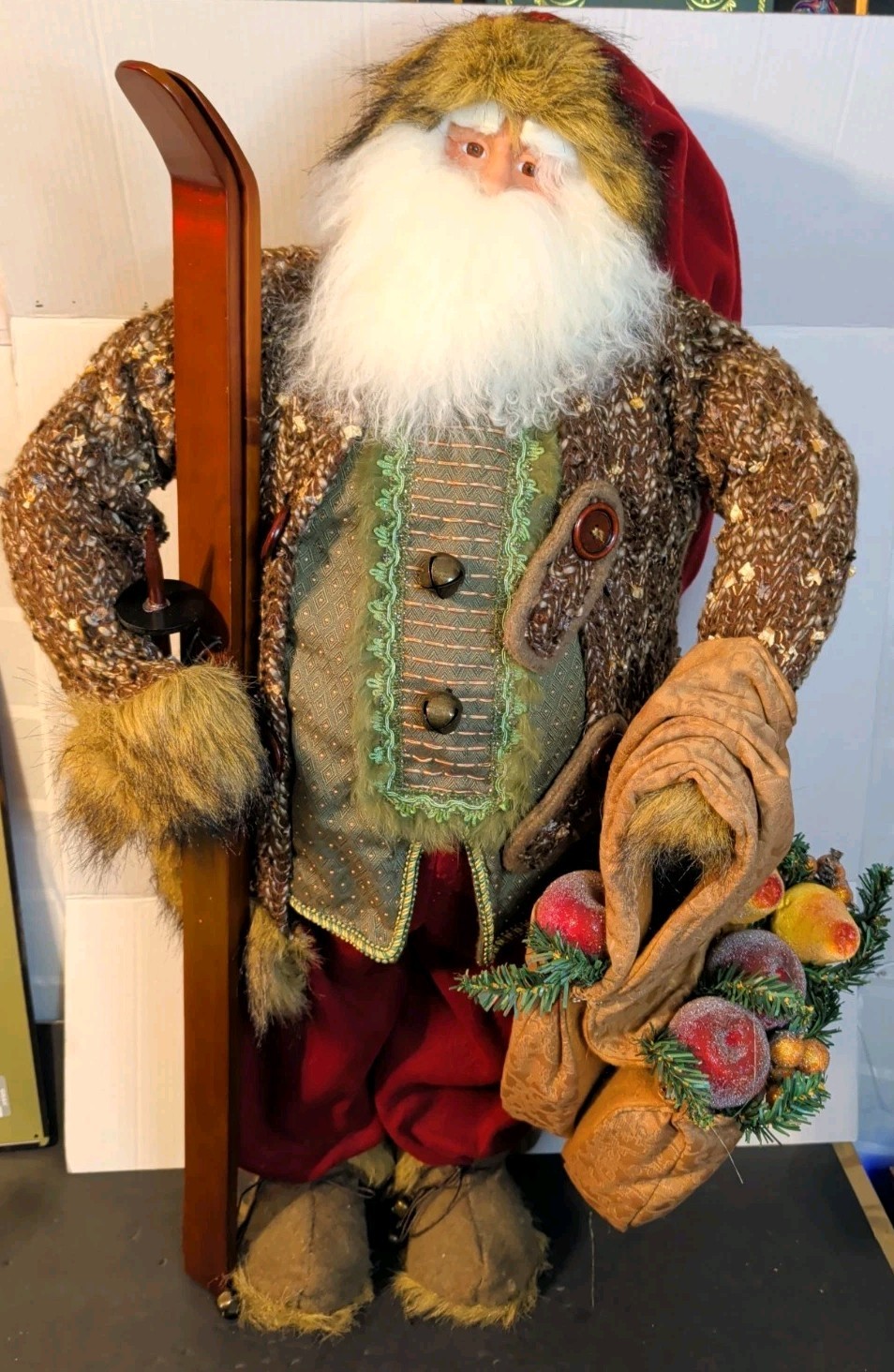Costco Woodland Santa 34″ Tall Standing Claus Skis Poles Christmas Bag 900444
