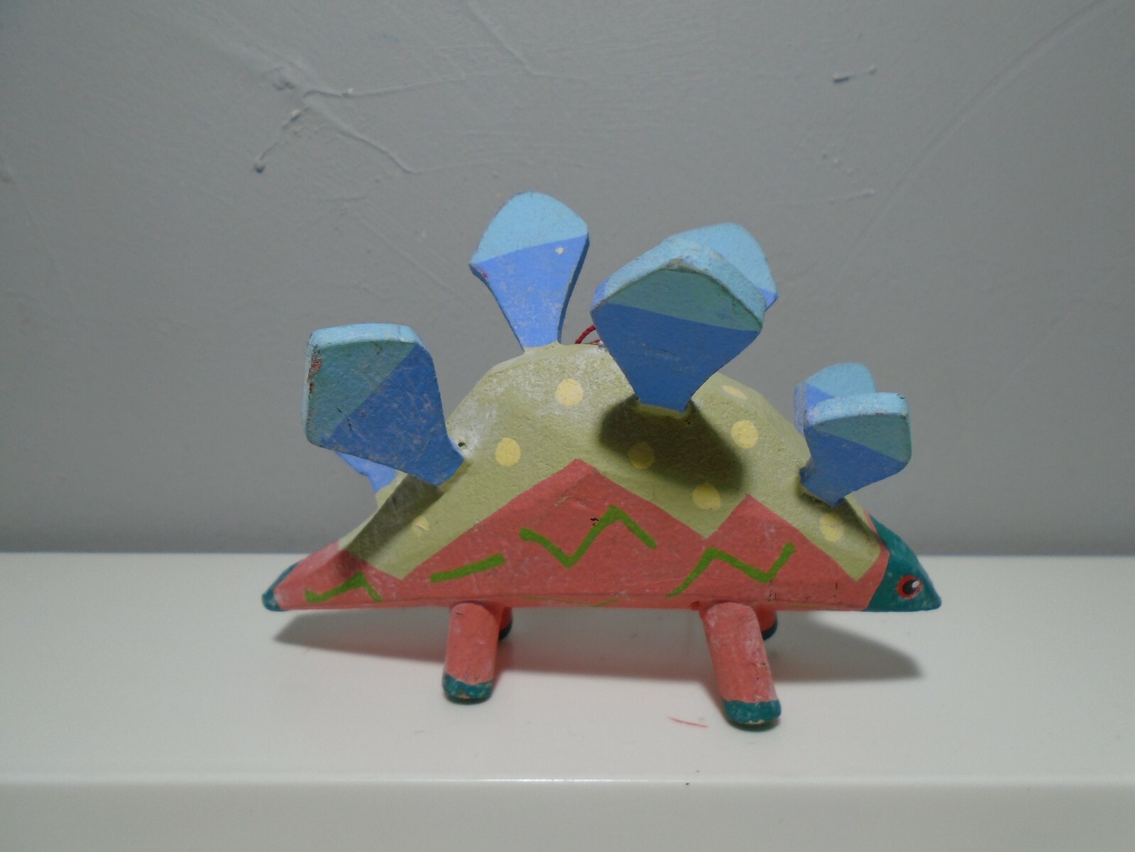 LIGHT WEIGHT WOODEN PASTEL COLOR STEGOSAURUS DINOSAUR 2.5” X 3.5” ORNAMENT (CB26
