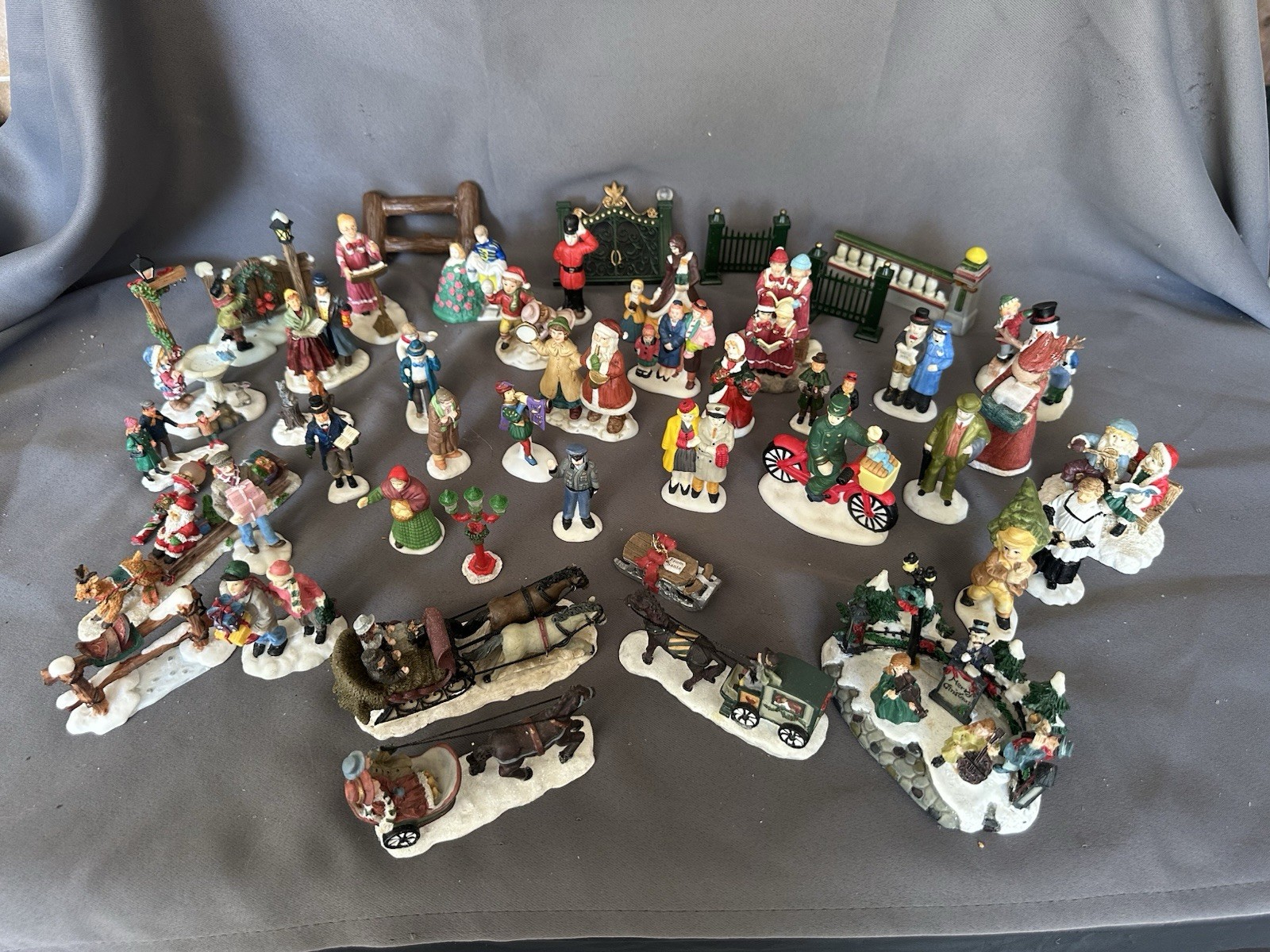 LOT OF 40+ LEMAX + FIGURINES CHRISTMAS VILLAGE FARM SNOWMAN PEOPLE Retired EUC