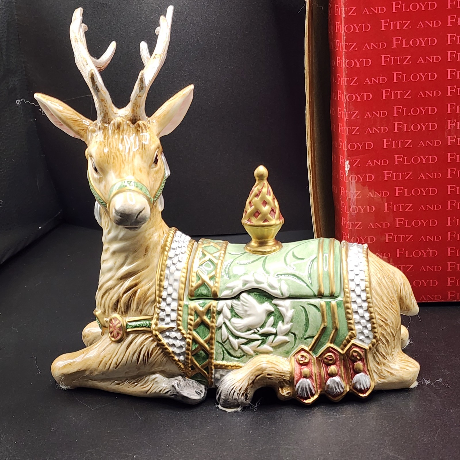 Fitz& Floyd Classics Christmas Reindeer Lidded Trinket Box Peace Dove Green Gold