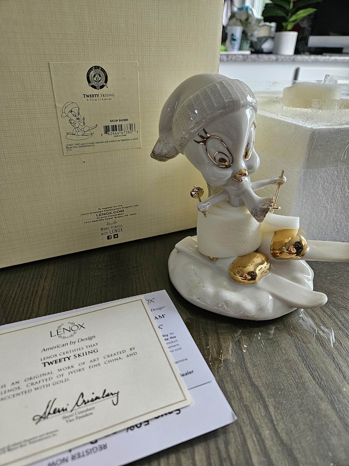 New Tweety Skiing Lenox Figurine 5 3/4″ In Box Warner Brothers Looney Tunes
