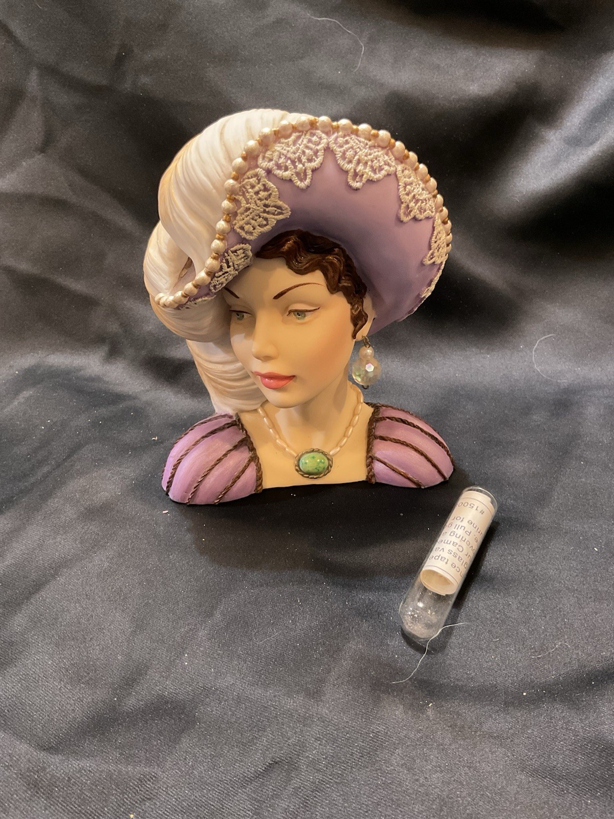 Cameo Girls Head Vase Judith 1809 Lovely In Lavender With Original Glass Insert