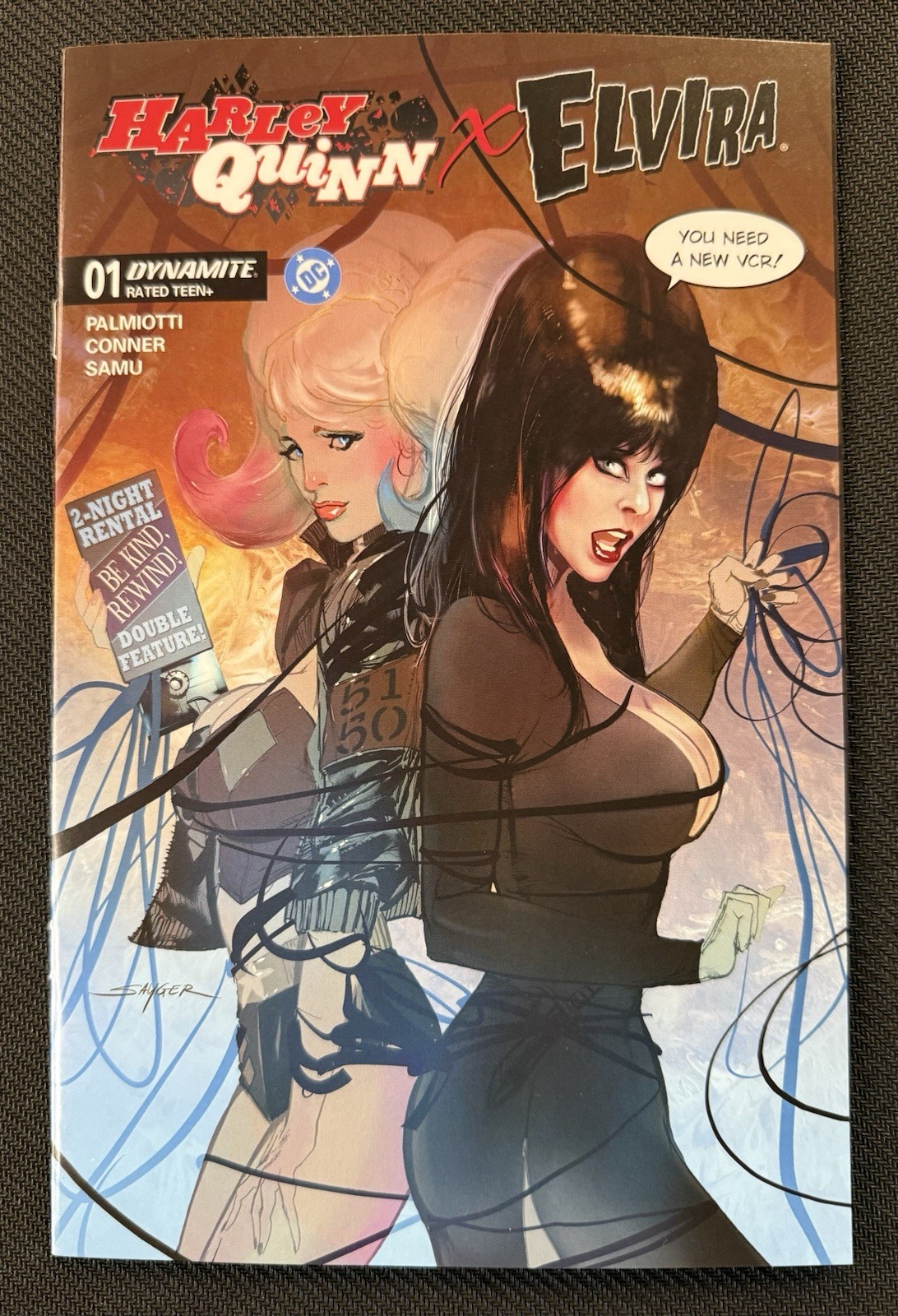 Harley Quinn X Elvira 1 Bell Book & Comic NYCC Comic Con Excl. Stuart Sayger