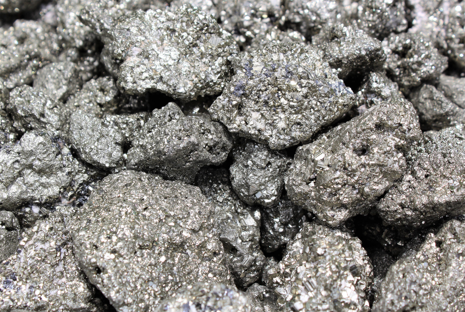 1 Medium Rough Natural Pyrite Chispa (Raw Crystal Rock, Fool’s Gold)