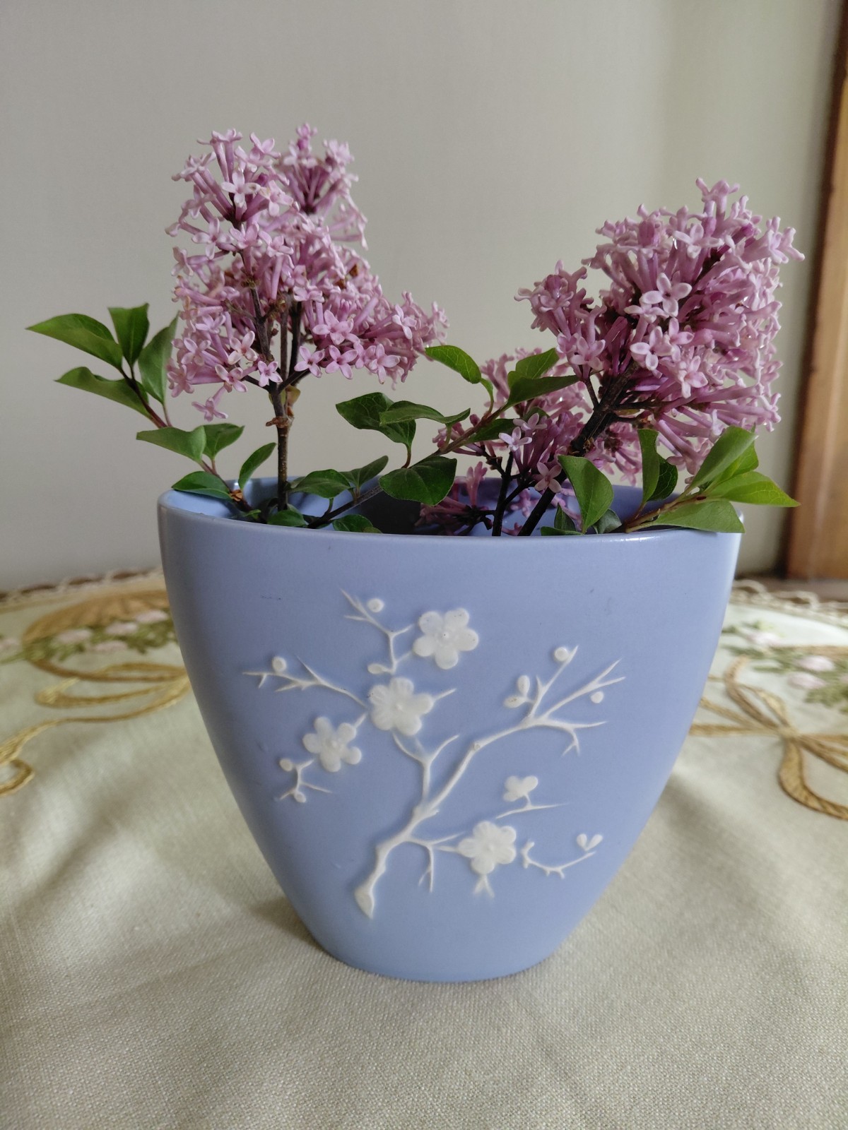 Vintage Copeland Spode England White Cherry Blossom Blue Floral Vase 4.5″ EUC