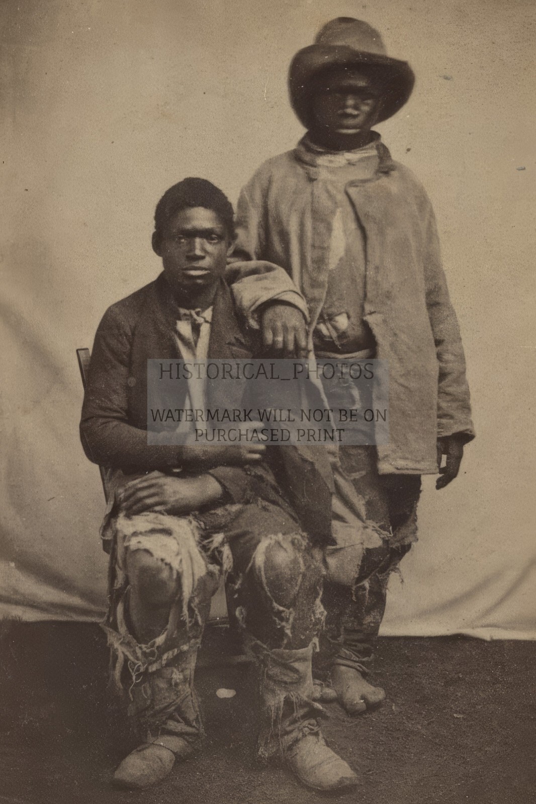 TWO ESCAPED AFRICAN AMERICAN SLAVES WEARING RAGGED CLOTHING 4X6 PHOTO