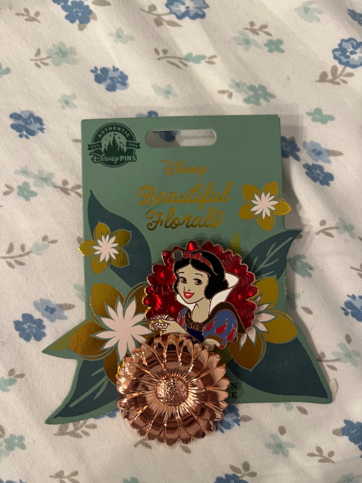 Disney 2022 Beautiful Florals Snow White Hinged Flower Pin LE 4000
