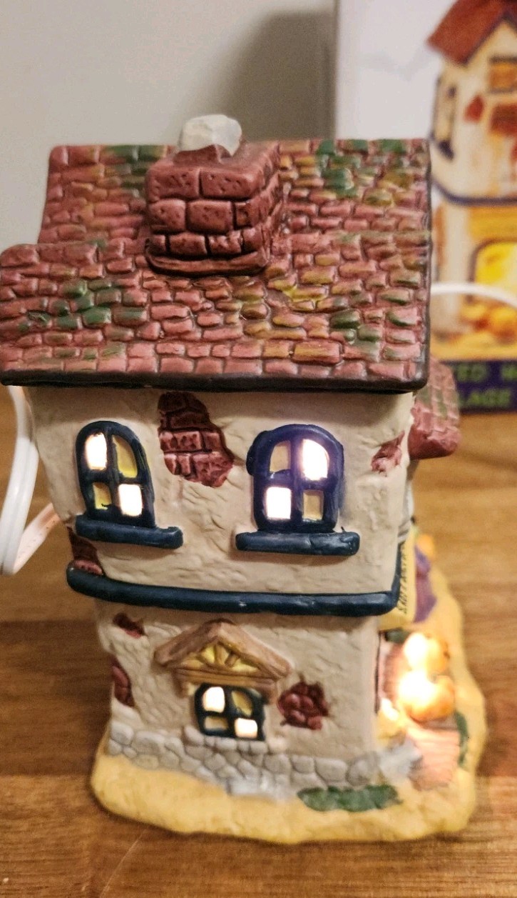 Halloween SPOOKYSIDE ESTATES Lighted Village Butcher Shop Haunted House EUC Box