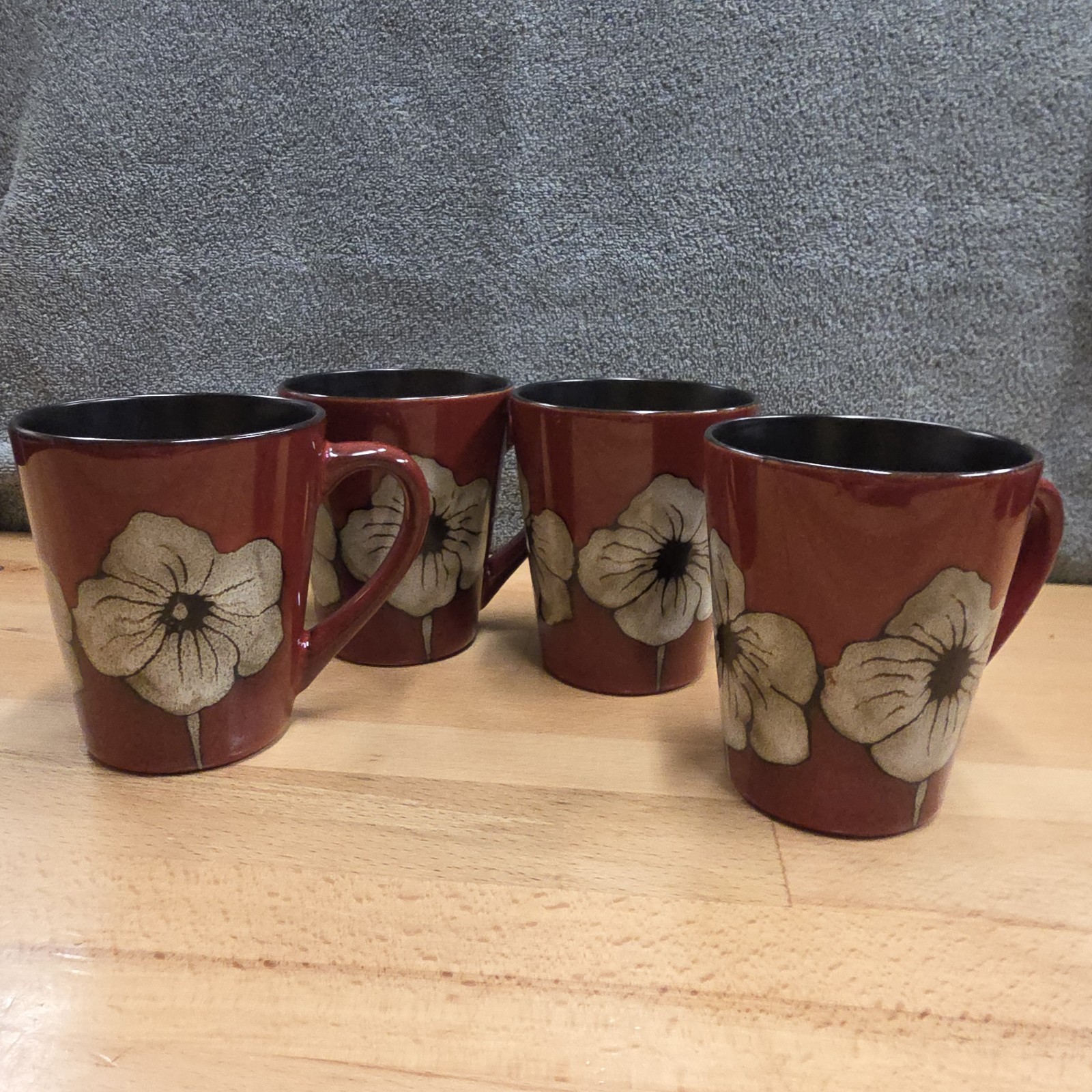 Set Of 4 Asian Living Ceramic Coffee Mugs Cups Burnt Red W/Black White Floral
