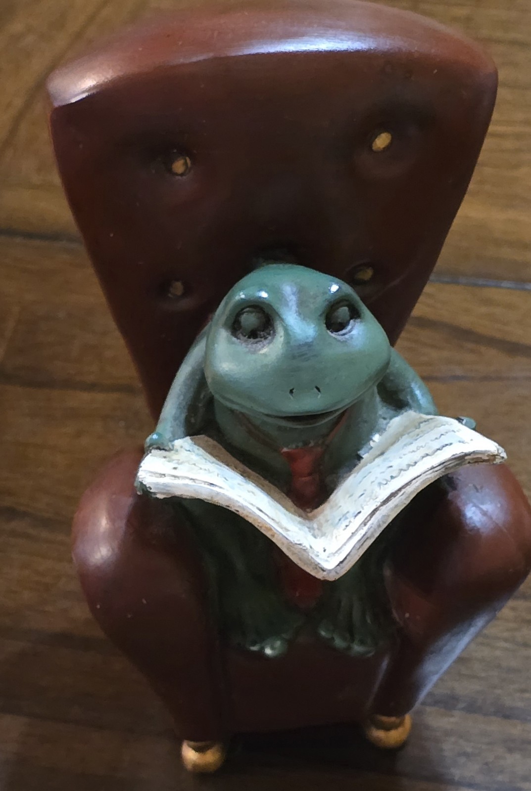 7″ Tall Frog Reading Book in Chair Library Decor Storytelling Resin Figurine