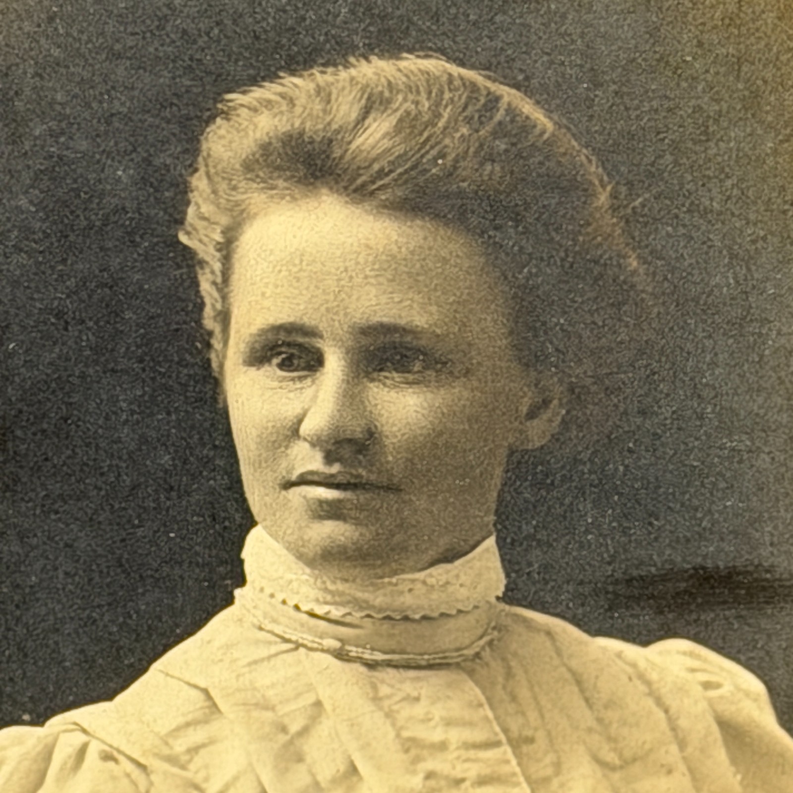 Zeeland MI Mack Studio Antique Cabinet Card Portrait Victorian Woman c1900s