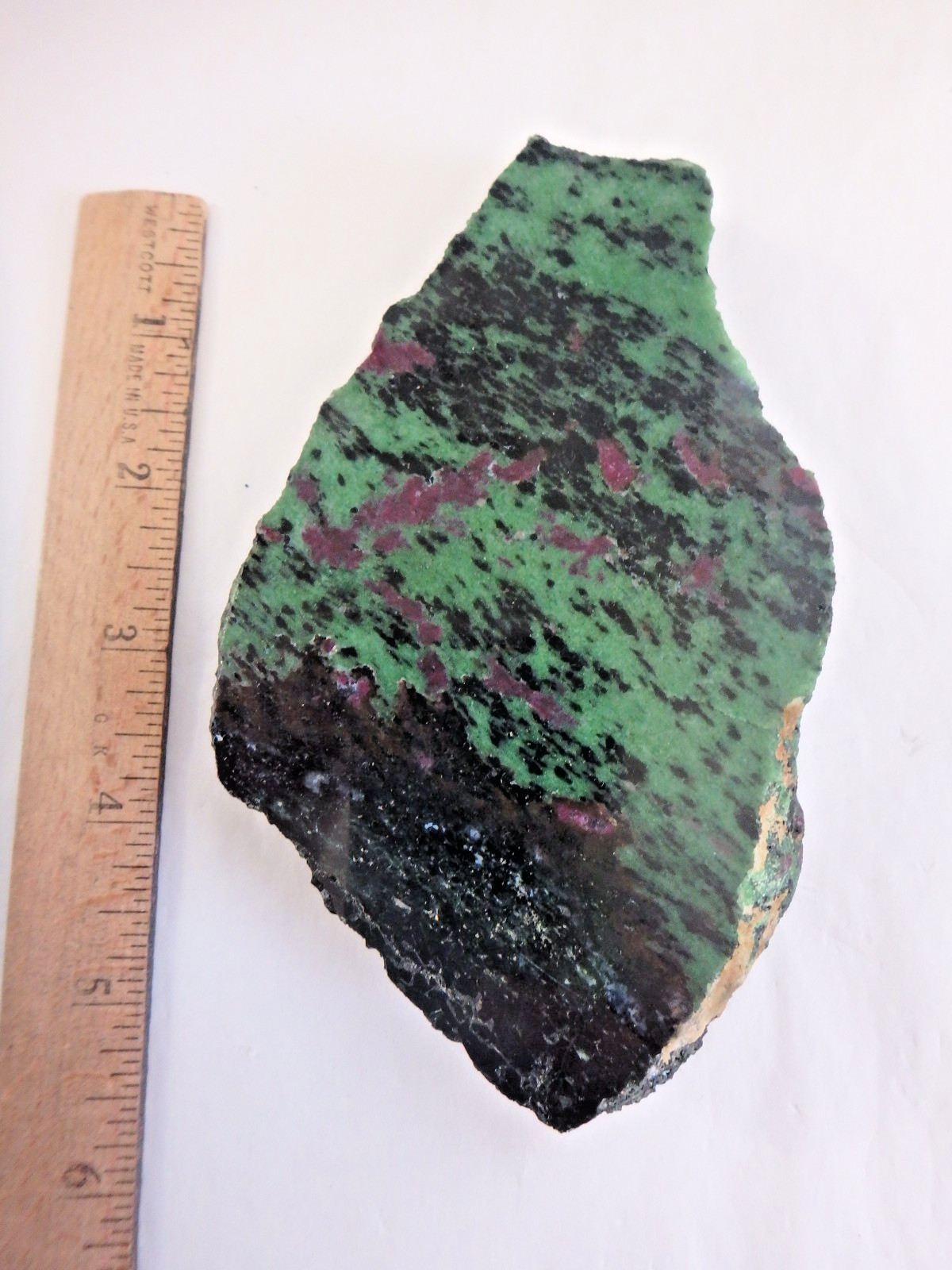 Stunning Ruby in Zoisite Crystal ❤️💚 422.6 grams UV Reactive ❤️💚 Polished Top