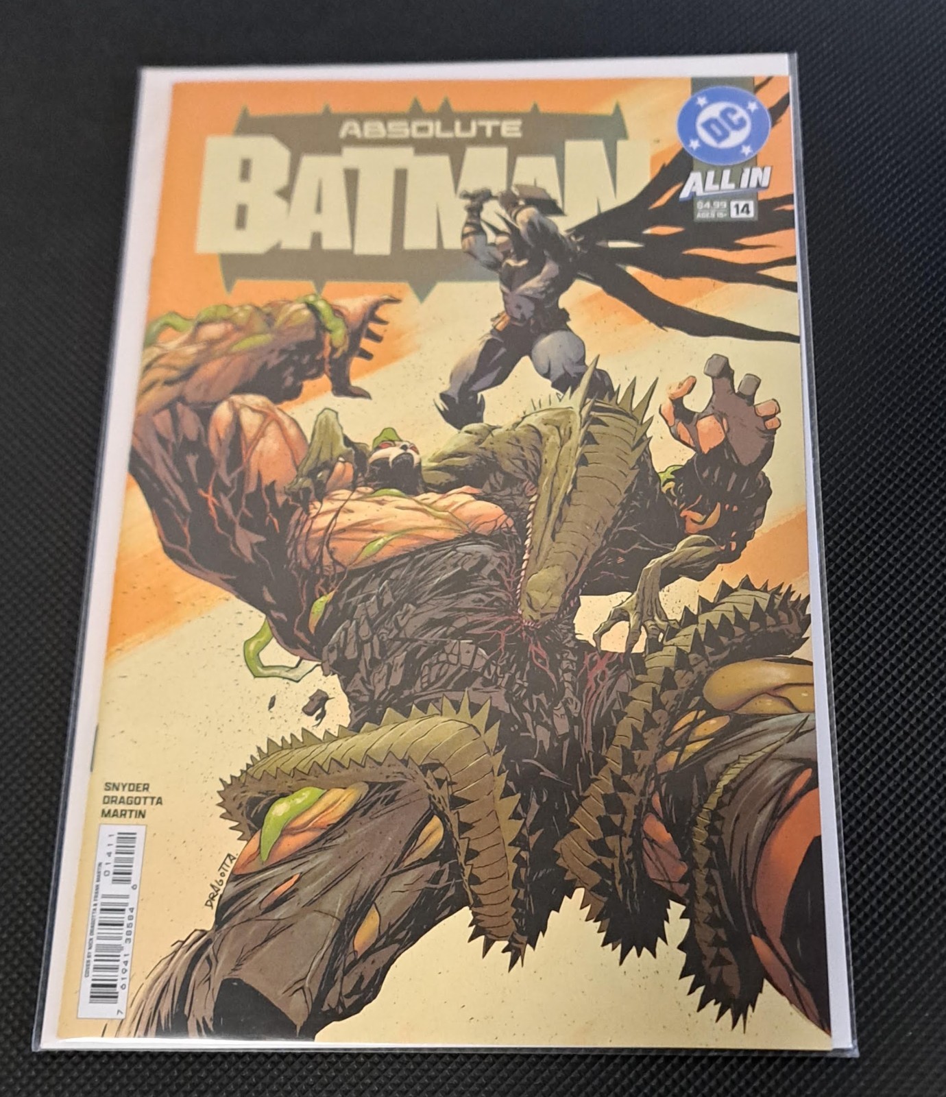 Absolute Batman comic lot, 1st Prints, 3, 9, 11, 12-17, Annual 1, Arkham