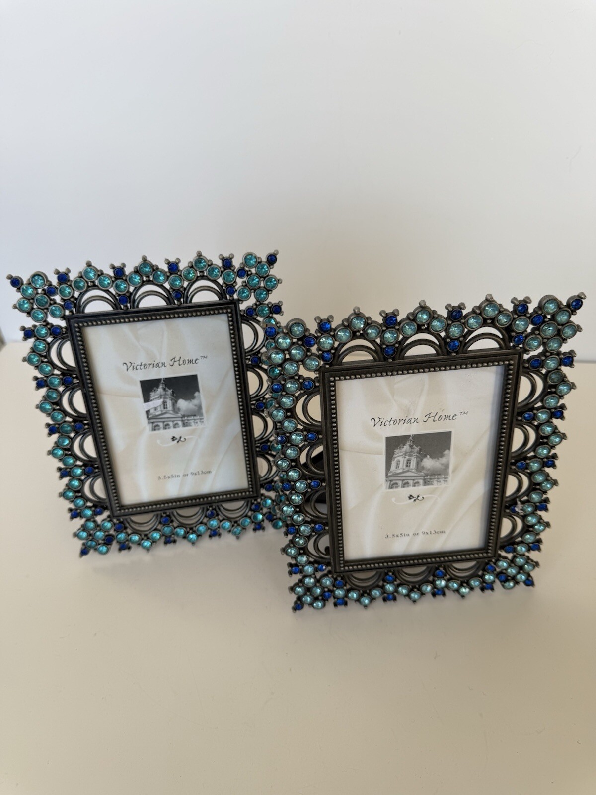 A Lovely Blue Crystals Frame Designed To Hold 3.5×5 Or 9x13cm Photo Set Of 2