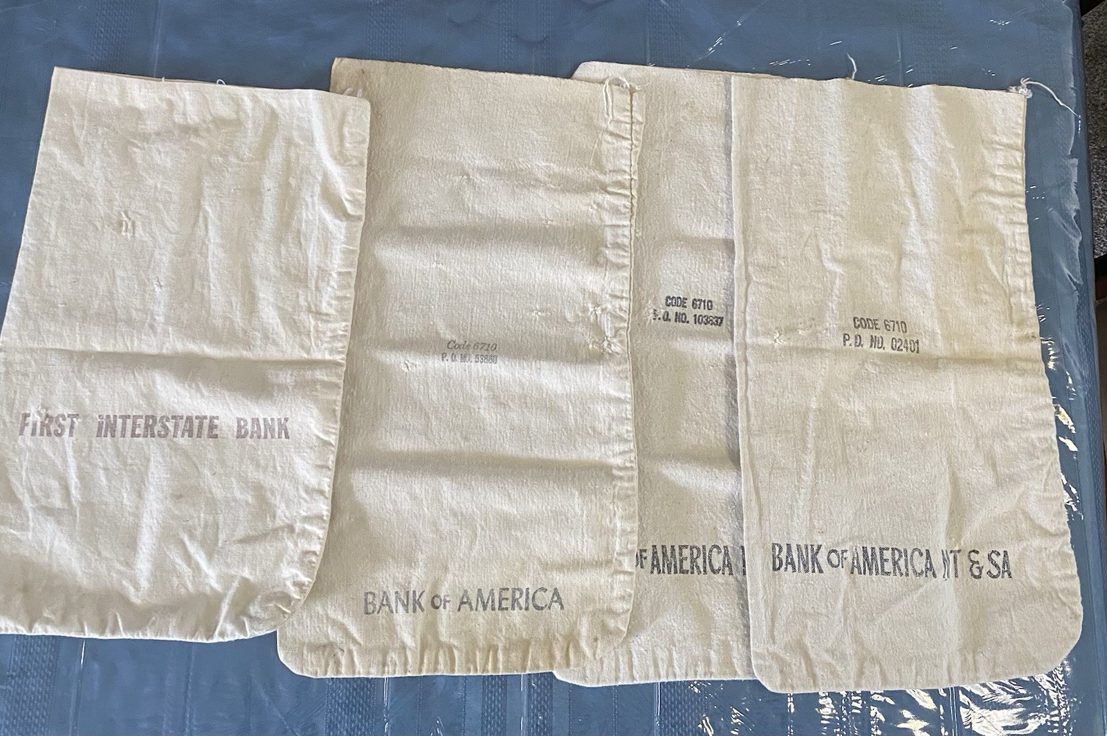 Vintage Bank Of America & First Interstate Bank Money Bags, Lot of 4