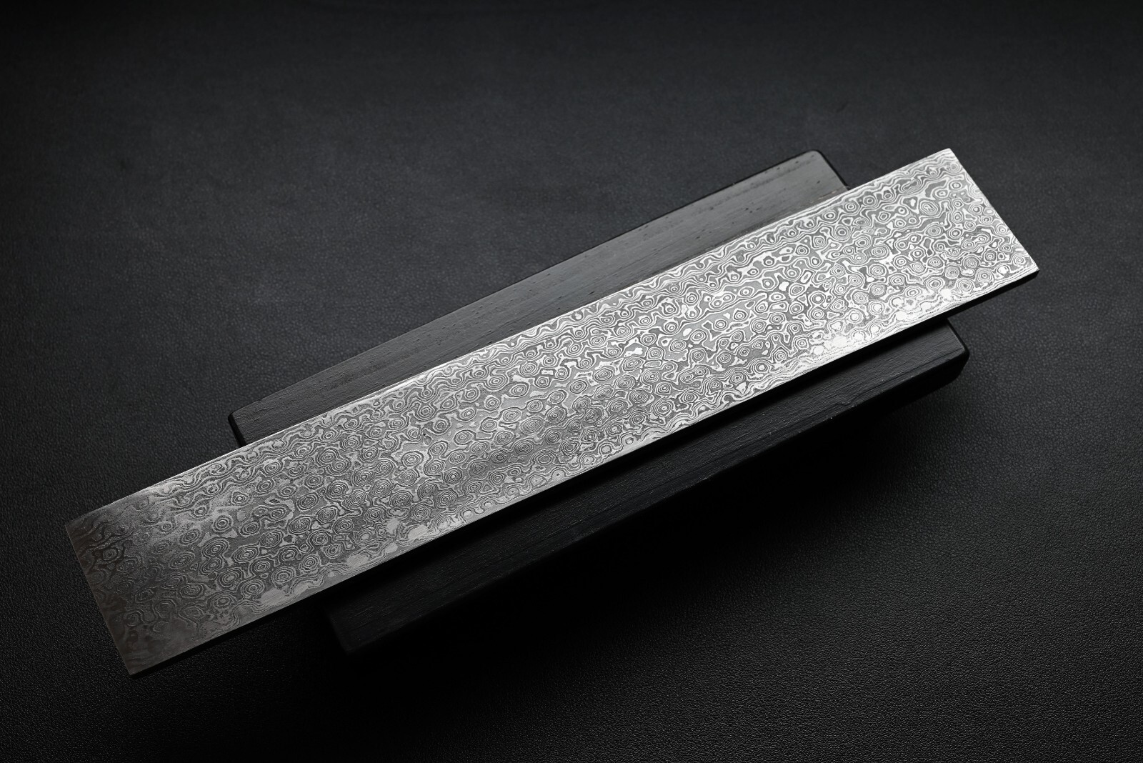 Handmade Damascus Steel 12″ Raindrop Pattern Blank Billet Bar for Knife Making
