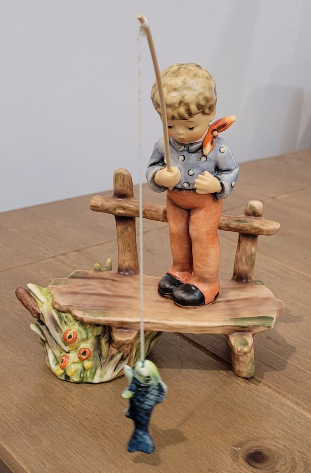 Hummel The Angler HUM 566 Figurine Boy Fishing With Box