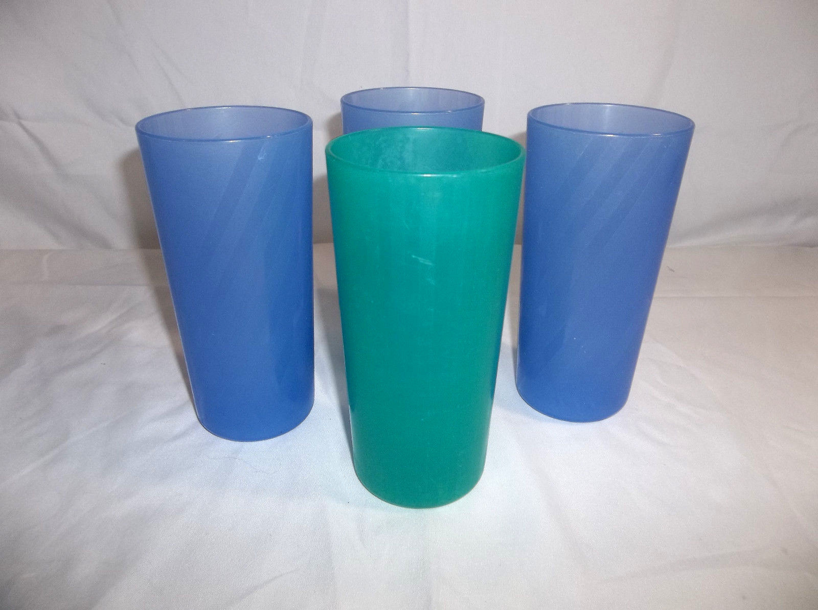 Tupperware Celebration Series Island Green and 3 Ocean Blue 14 oz Tumblers #2663