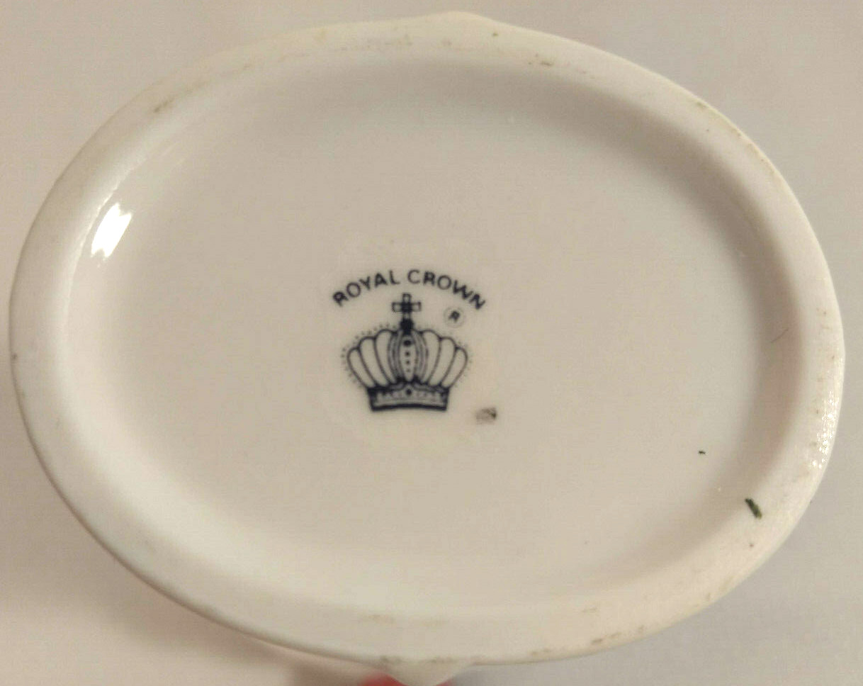Royal Crown Porcelain 7″ Tall 3.5″ Diameter W/ Top 2.5″ Lily Vase Base Gold Gilt
