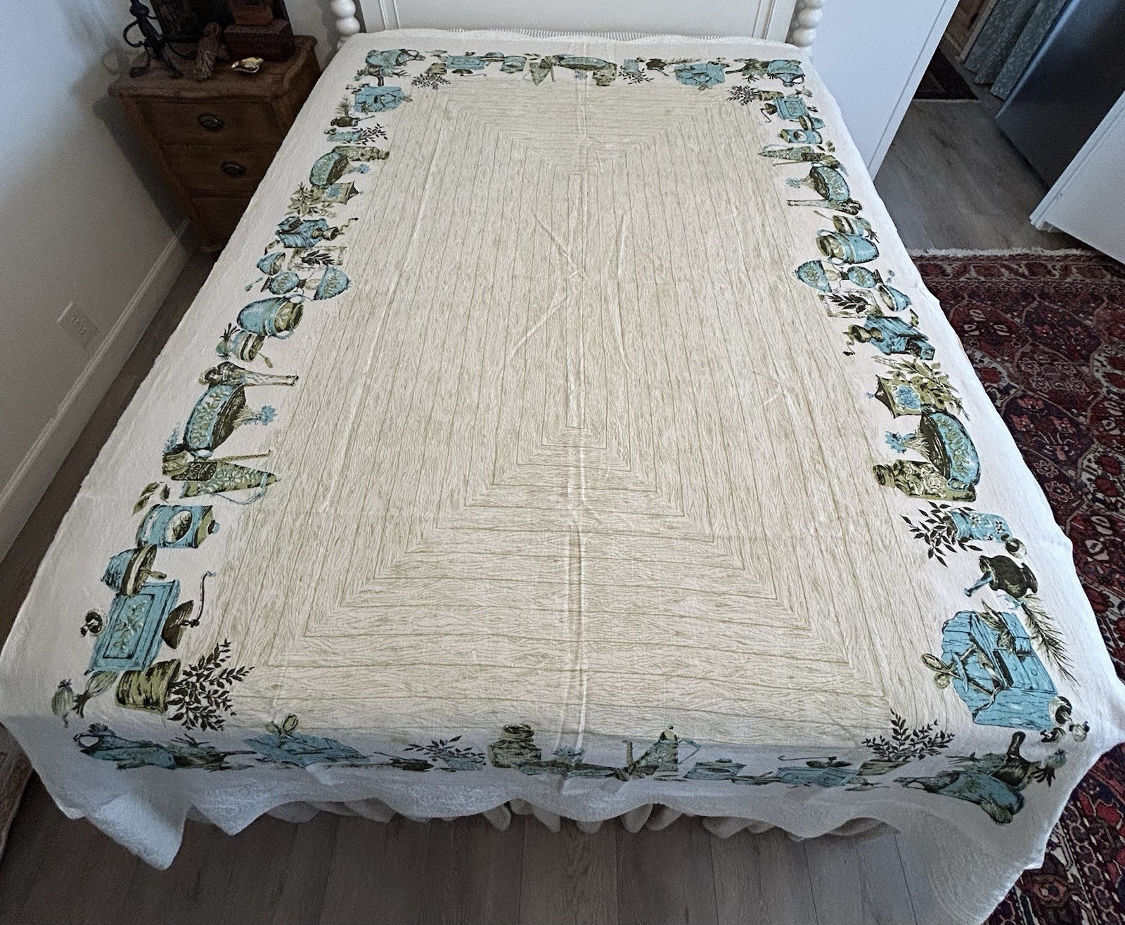 MCM Linen Tablecloth 58×84 Mid-Century Modern Design