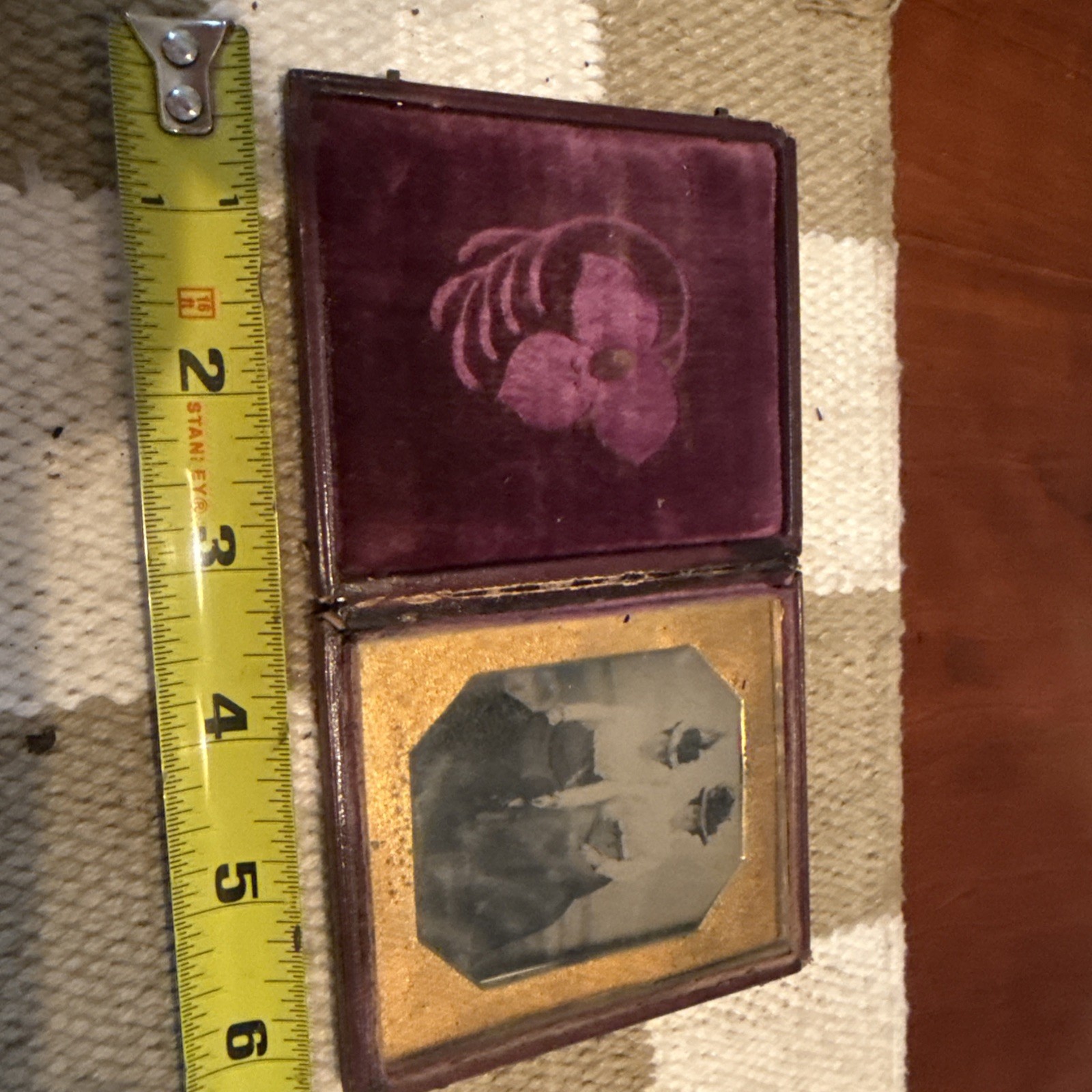 Vintage Tin Type Picture Two Ladies -Case 3-1/4×3-3/4 Little Damage As Shown