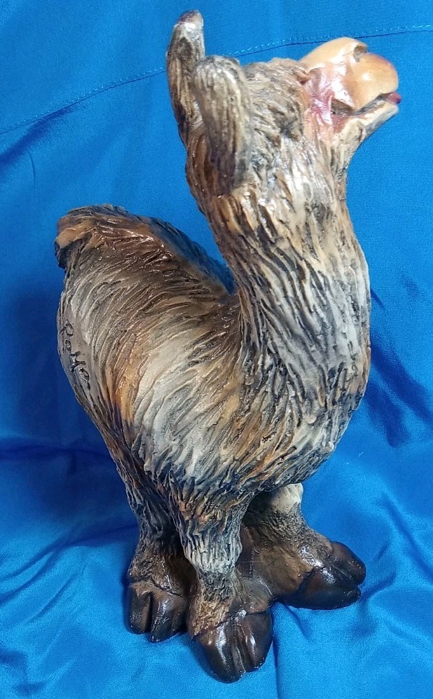 John Raya LAMA Figurine Signed 2000 ON HEAL AND ON RUMP