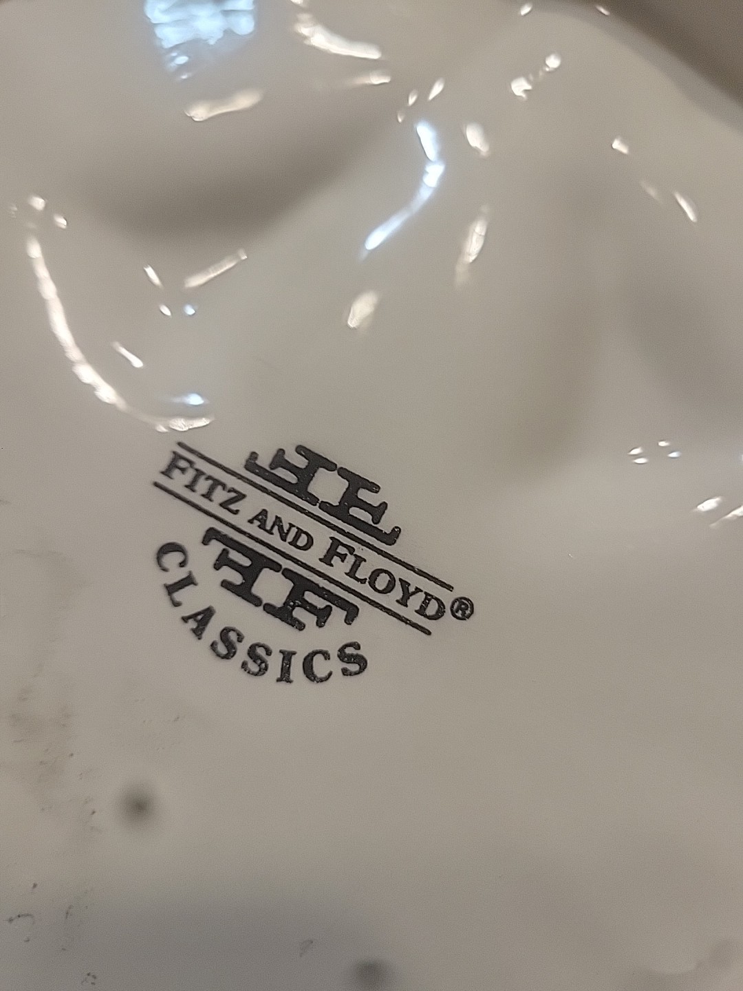Fitz and Floyd Florentine Holiday Plate 9 1/4″ in diameter