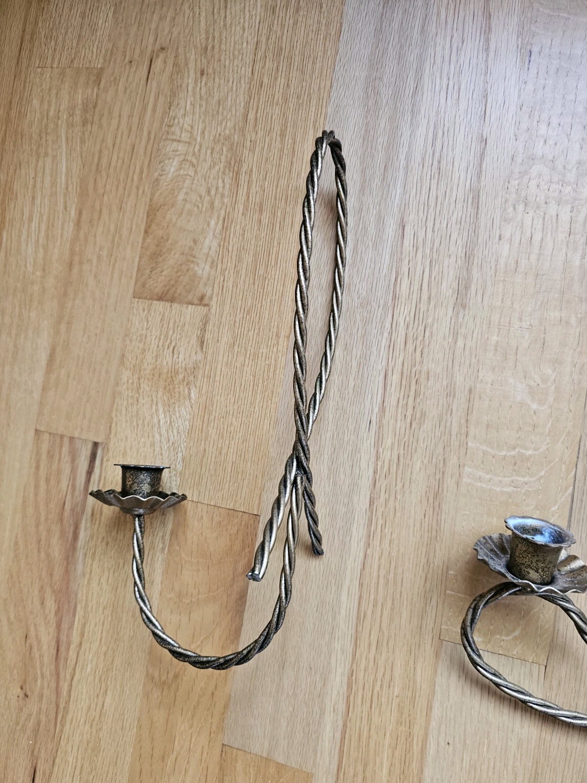HOMCO Gold Tone Metal Twisted Rope 5 Candle Wall Sconce 2 Singles And 7 Globes