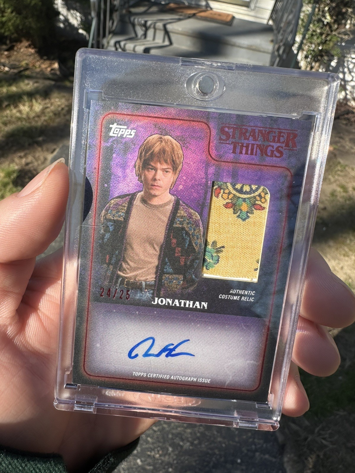 2025 Topps Stranger Things Jonathan Byers Auto Relic 24/25 Charlie Heaton Autogr
