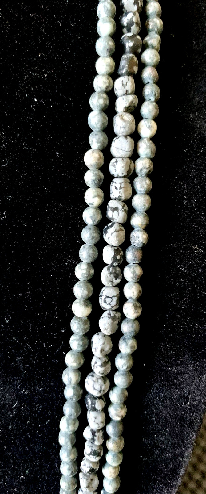 TRIPLE STRAND AGATE BEADS GRAY COLORS MATCHING NECKLACES 18″