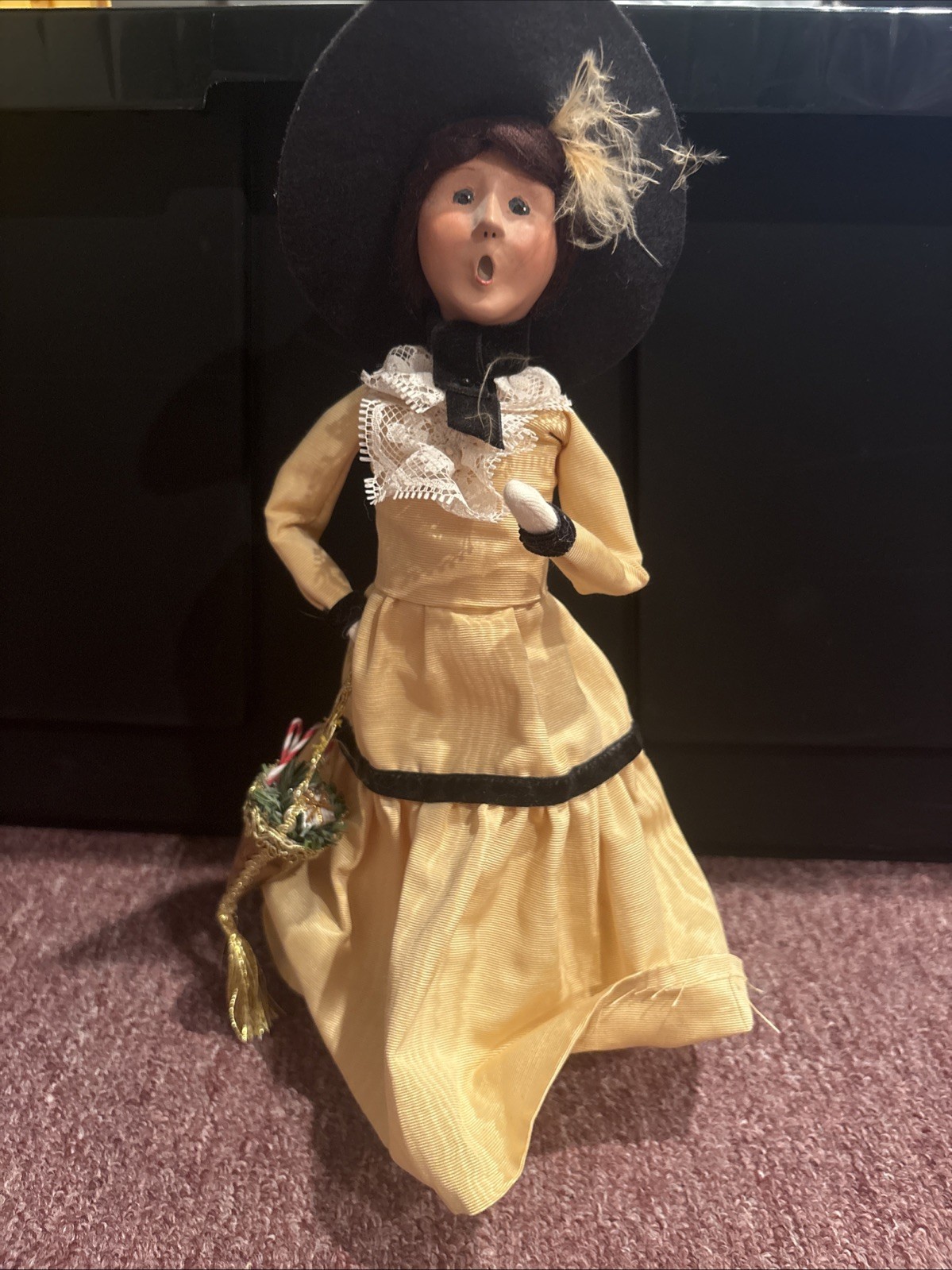 Byers Choice 2007 Victorian Woman Family B in Gold Gown Candy Cane Signed