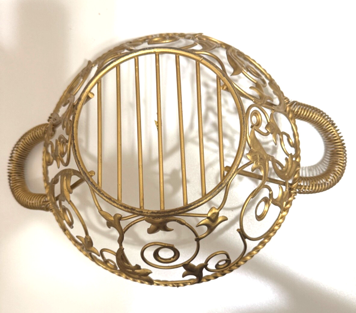 Metal Wire Basket Open Pattern Design 12″ w/Coil Handles 9″ Diameter Gold Tone