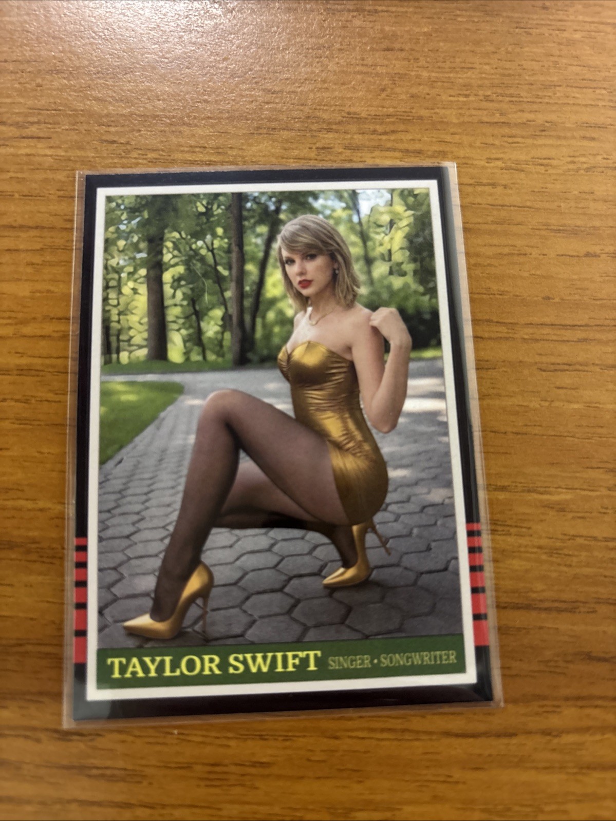 TAYLOR SWIFT Trading Card Gold Mini Dress Beautiful