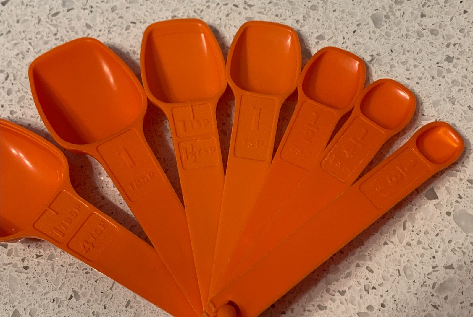 Vintage Tupperware Orange Measuring Spoons #1272 Set of 7 w/Ring Complete EUC
