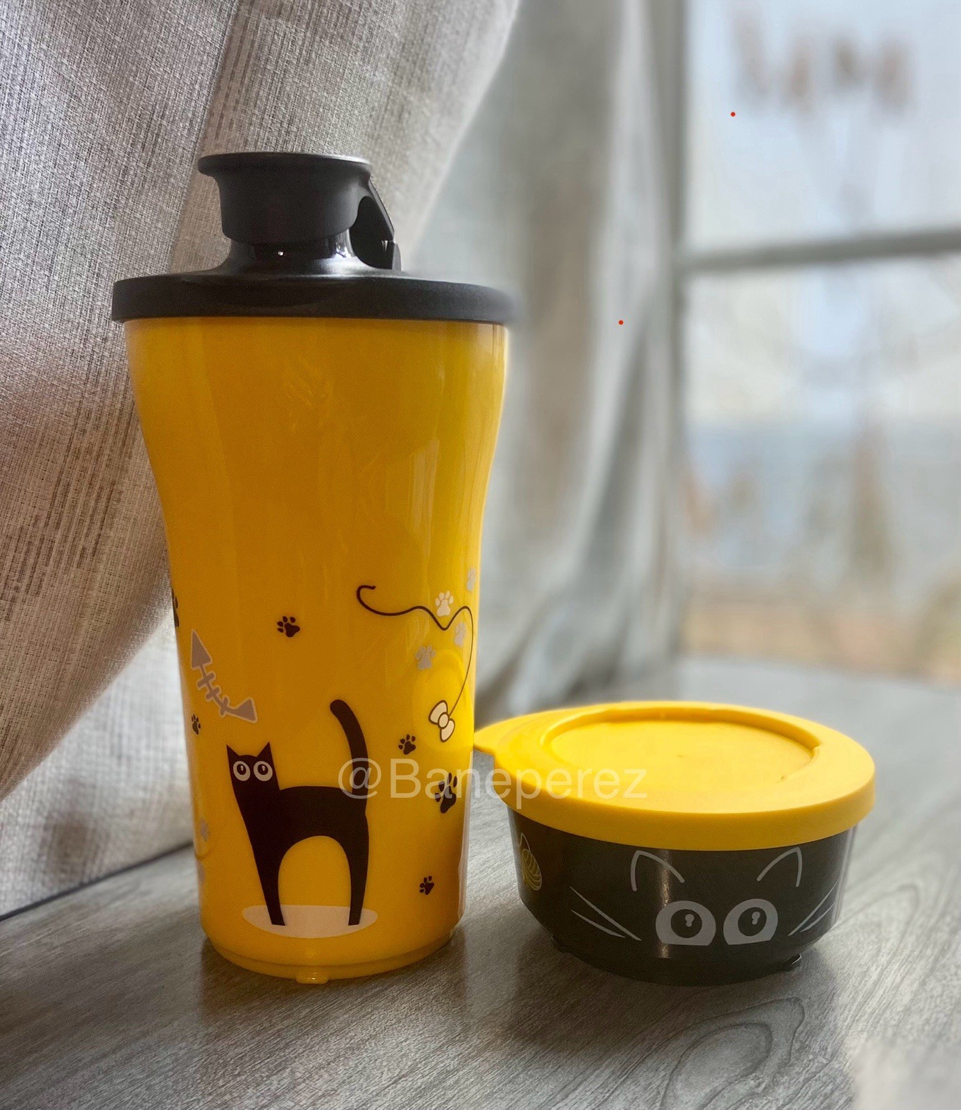 Tupperware “Michi Black” Cat set yellow 800ml cup and a black 200ml