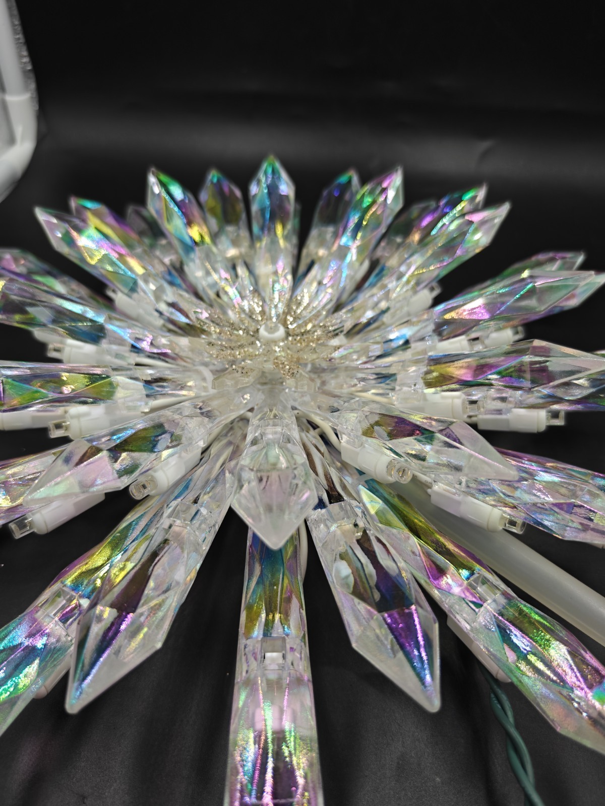 Large 14″ Lighted Starburst Snowflake Christmas Tree Topper With Clamp On