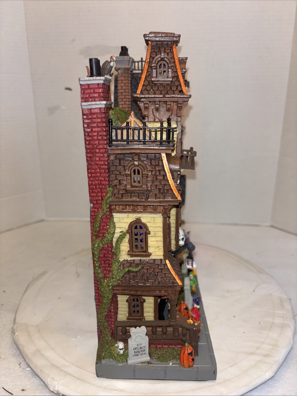 Lemax Spooky Town Haunted Estates Halloween Village Exclusive NIB