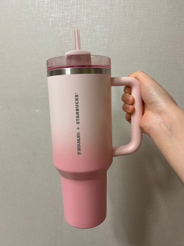 Starbucks Korea 2024 * SS Stanley Pink Quencher Tumbler 1183ml