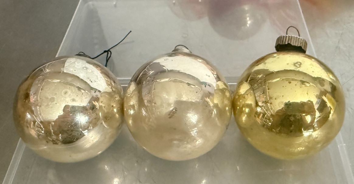 17 Vintage SHINY BRITE Ornaments stripe, indent stencil, solid 3″
