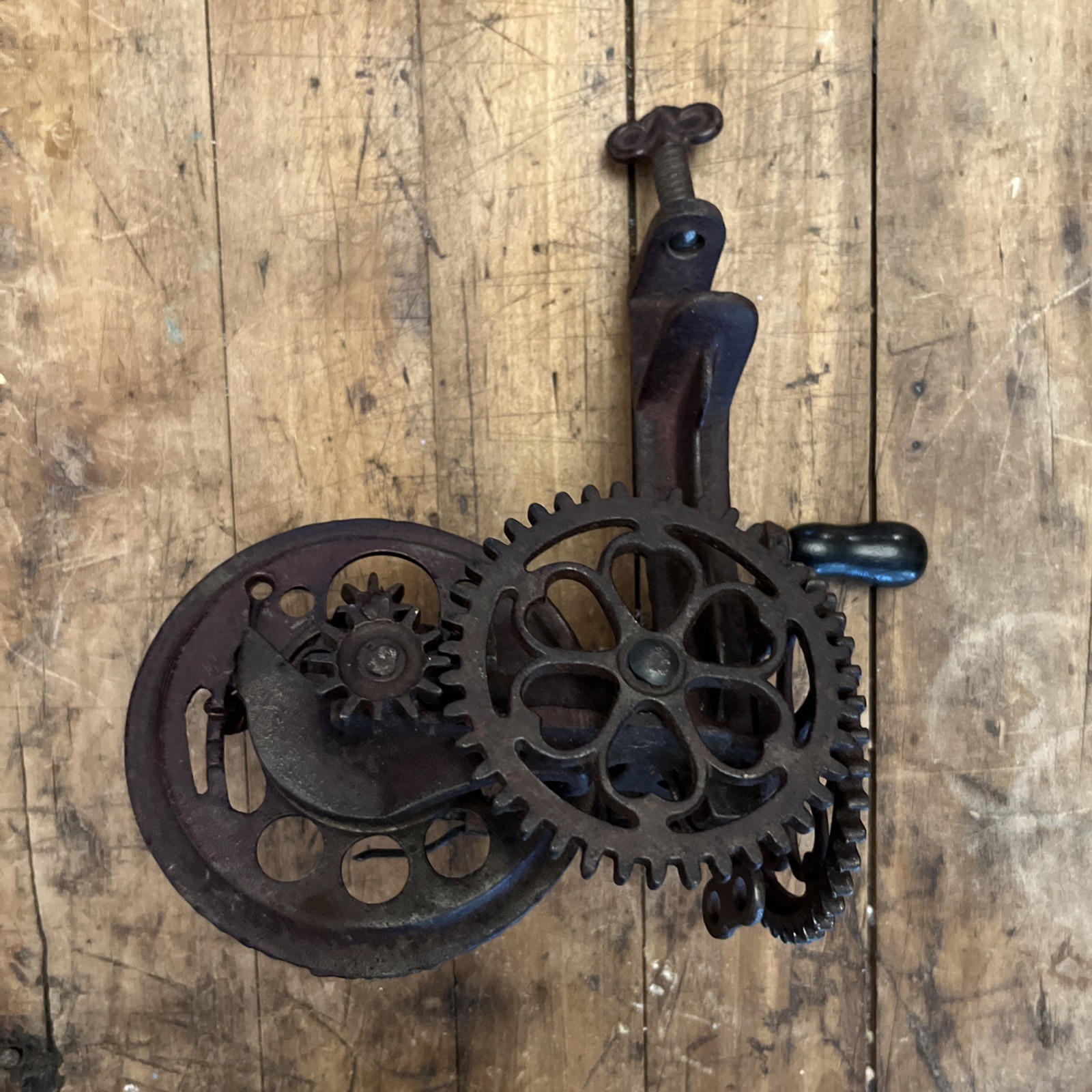 ORIGINAL SINCLAIR SCOTT CO. MECHANICAL APPLE PEELER / BALTIMORE U.S.A. / WORKS!!
