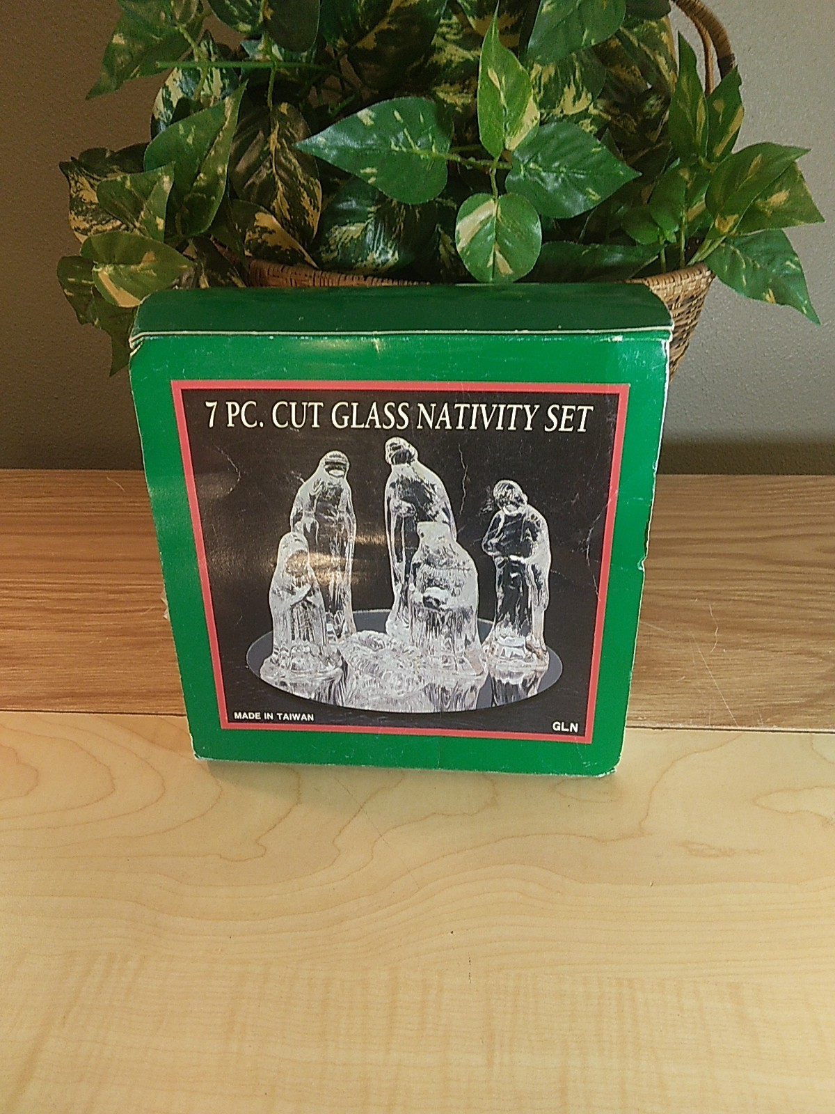 Vintage Cut Glass Nativity Set 7 Piece Mirror By GLN, Exquisite Condition