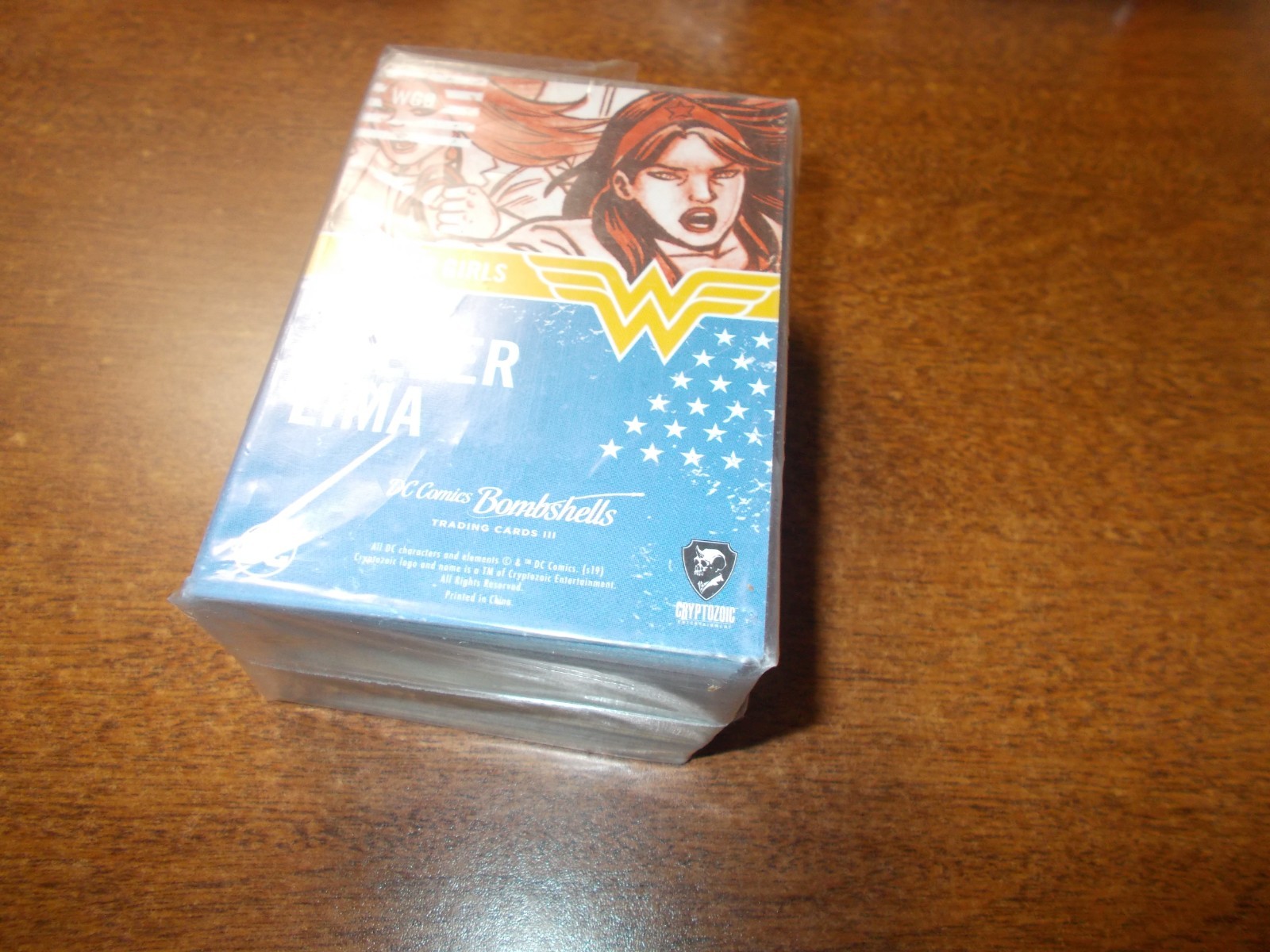 DC Bombshells 3 complete base set & 4 insert sets